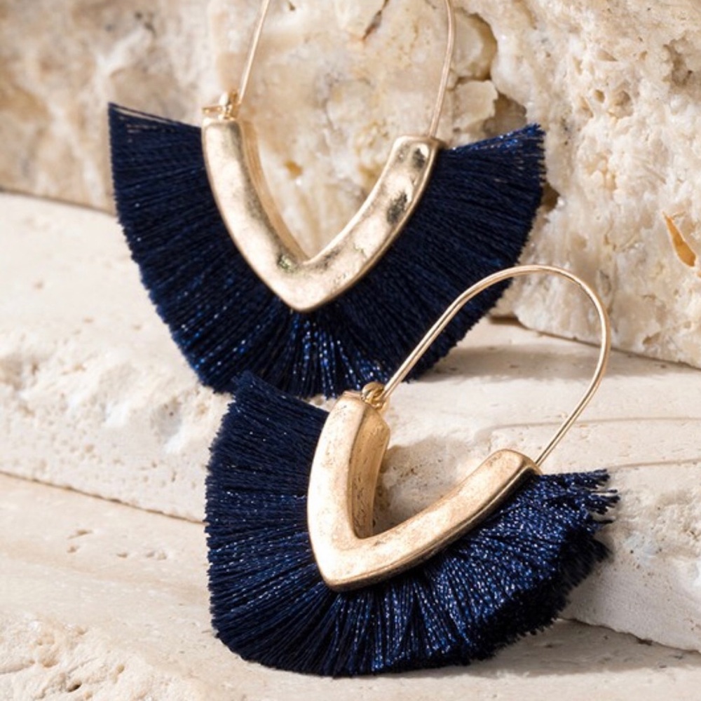 Mini tassel- black